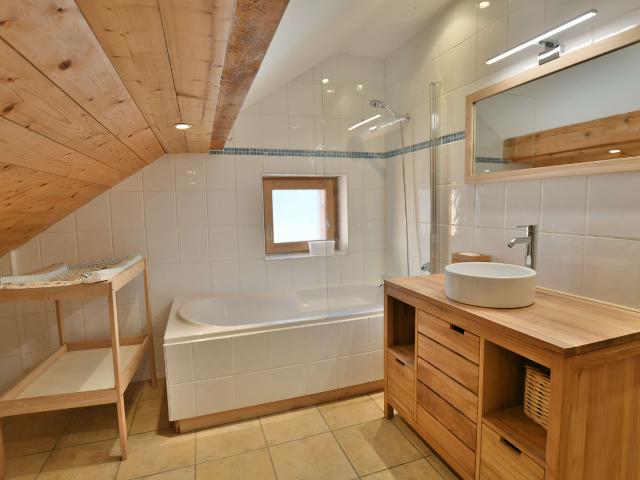 Grand appartement, 11 personnes, 4 chambres, wifi, proche village! - Le Grand Bornand