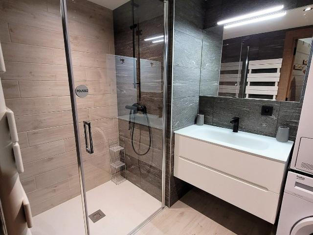 VCHENE22 : Appartement neuf au centre du village - Les Gets