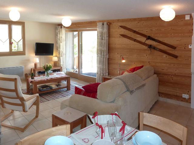 Apt avec Poêle à bois, grande terrasse privative dominant la vallée, navettes ski - Les Gets