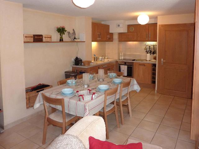 Apt avec Poêle à bois, grande terrasse privative dominant la vallée, navettes ski - Les Gets