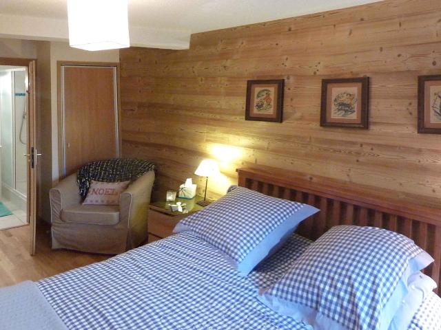 Apt avec Poêle à bois, grande terrasse privative dominant la vallée, navettes ski - Les Gets