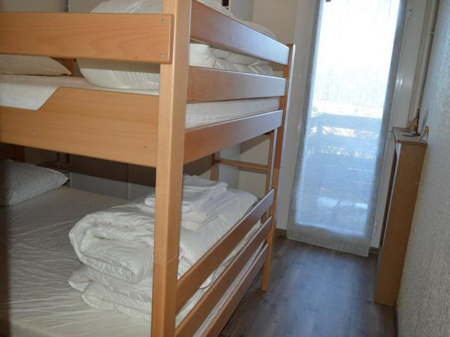 2 PIECES CENTRE DE STATION - Les Angles