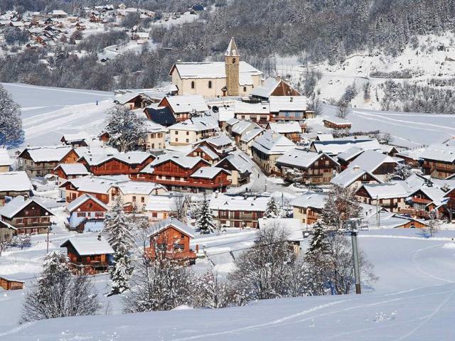 Appartement 2* spacieux au 2ème étage, centre village, proche commerces et pistes, gamme 