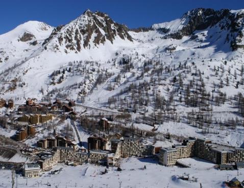 Le New Chastillon ST4 - Isola 2000