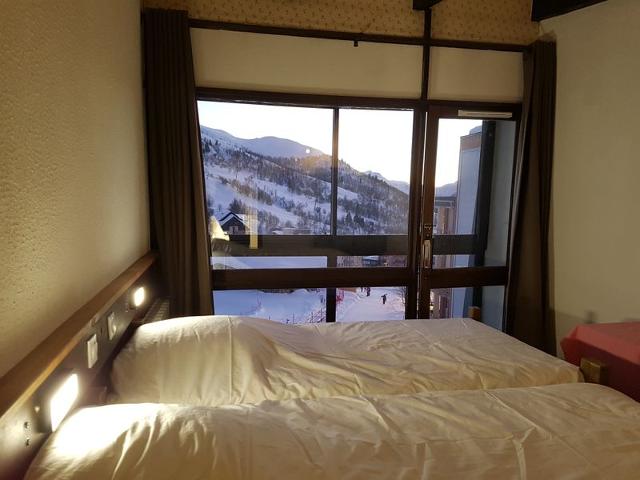 LE CHEVAL NOIR - Saint François Longchamp