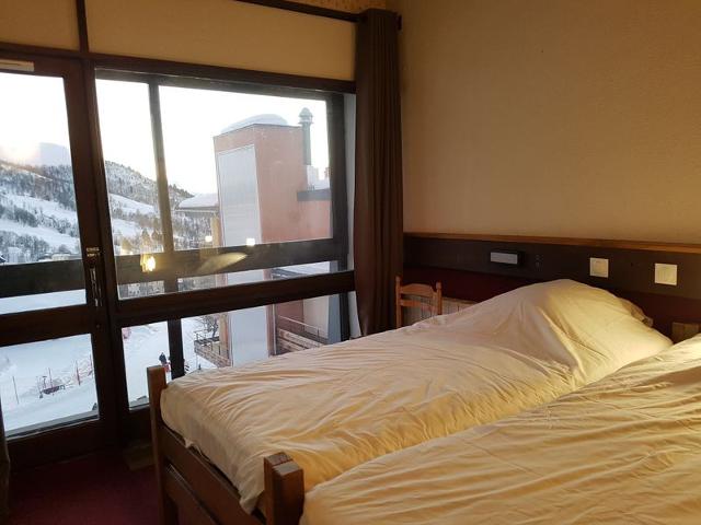 LE CHEVAL NOIR - Saint François Longchamp