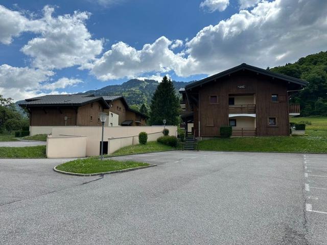 Charmant studio rénové proche télécabine avec terrasse et parking FR-1-642-96 - Morillon Village