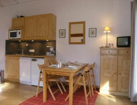 LES SAPINEAUX/401 - Méribel Centre 1600 