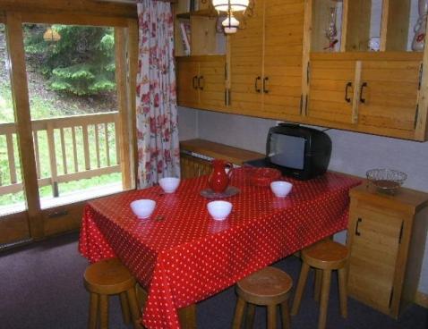 LES DIABLERETS/4 - Méribel Centre 1600 