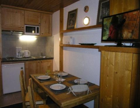 LES MERISIERS/118 - Méribel Centre 1600 