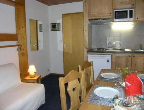 LES MERISIERS/118 - Méribel Centre 1600 