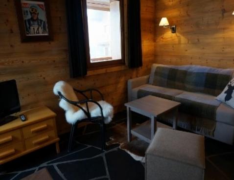 LES AIRELLES/10 - Méribel Centre 1600 