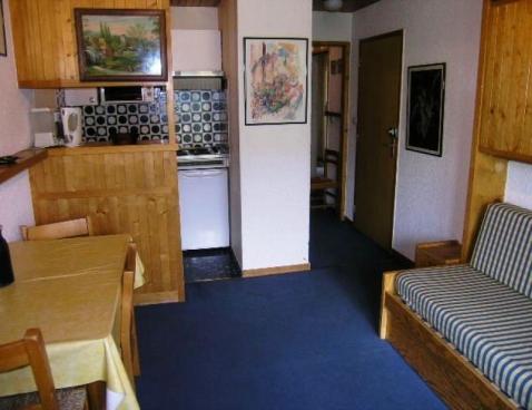 LES MERISIERS/117 - Méribel Centre 1600 