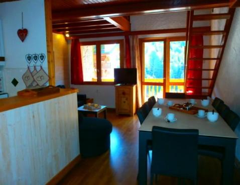 LA CROIX DE VERDON/104 - Méribel Centre 1600 