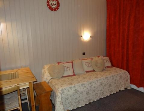 CORYLES A/249 - Les Menuires Reberty 1850