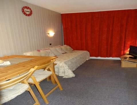 CORYLES A/249 - Les Menuires Reberty 1850