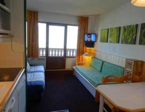 NECOU/417 - Les Menuires Reberty 2000