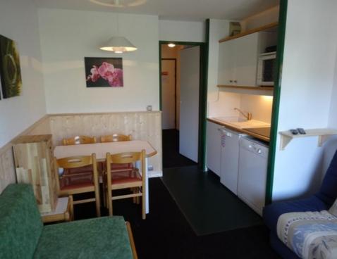 NECOU/417 - Les Menuires Reberty 2000