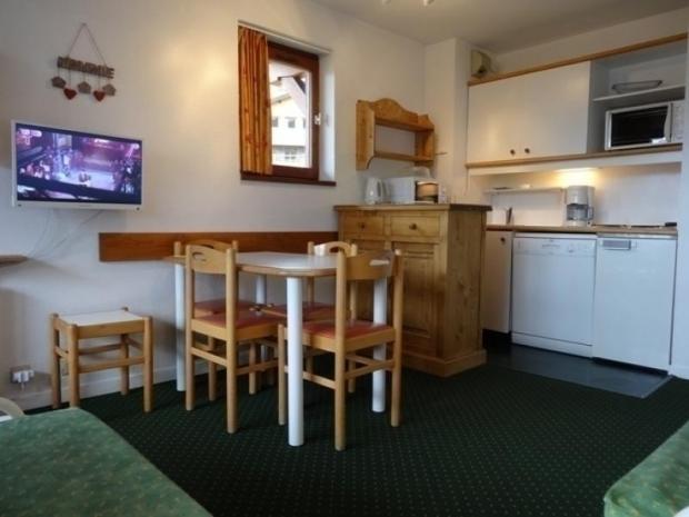 NECOU/505 - Les Menuires Reberty 2000