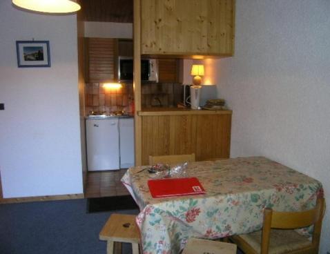 LES BRIMBELLES/21 - Méribel Centre 1600 