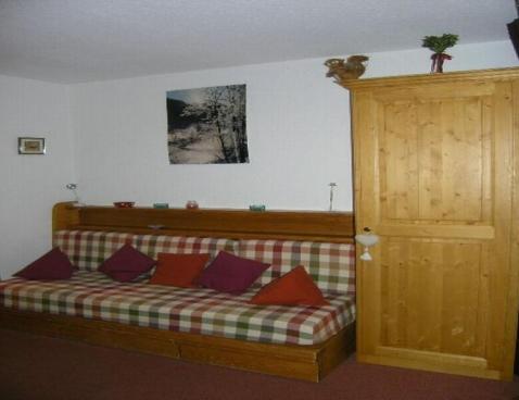 PECLET - EN GARNET/163 - Méribel Centre 1600 