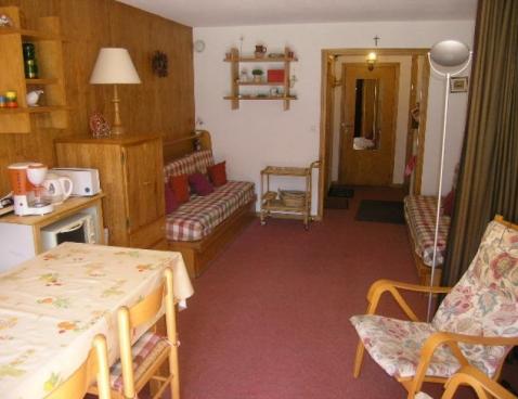 PECLET - EN GARNET/163 - Méribel Centre 1600 