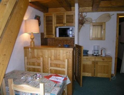 LES PRESLES/37 - Méribel Centre 1600 