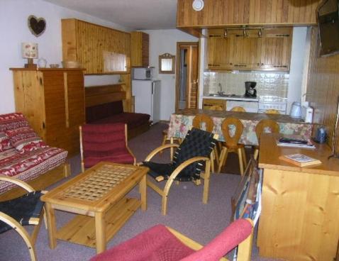 POLSET - EN GARNET/244 - Méribel Centre 1600 