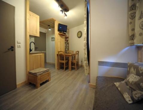 MELEZES/1 - Les Menuires Reberty 1850