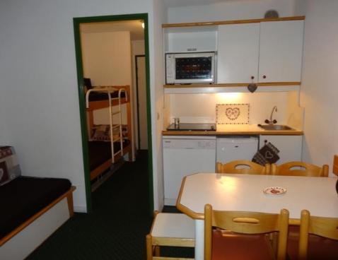 NECOU/701 - Les Menuires Reberty 2000