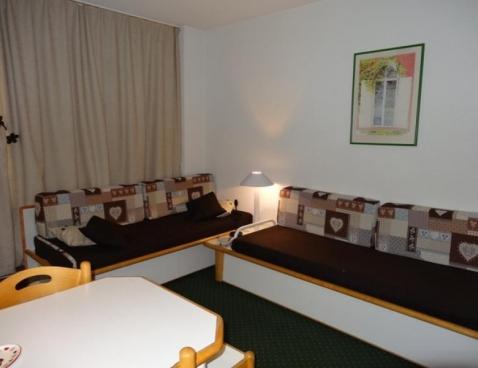 NECOU/701 - Les Menuires Reberty 2000