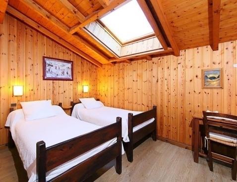 Laissa Faire - Chamonix Les Praz