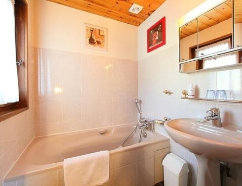 Laissa Faire - Chamonix Les Praz