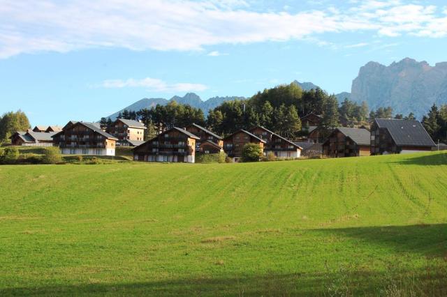 LA CRETE DU BERGER CHALETS - La Joue du Loup