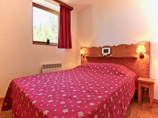 Esprit chalet pour cet appartement avec balcon exposé Sud idéalement situé. - Chamrousse