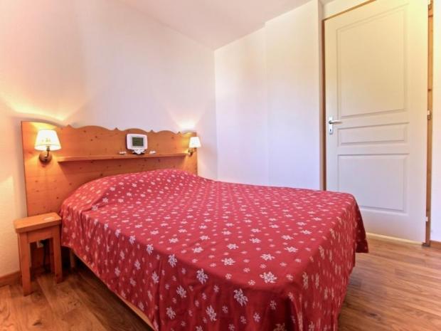 Esprit chalet pour cet appartement avec balcon exposé Sud idéalement situé. - Chamrousse