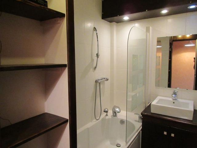 Grand T3 au pied des pistes, 2 chambres, bien équipé avec lave-linge, Chamrousse 1650 FR-1-340-115 - Chamrousse