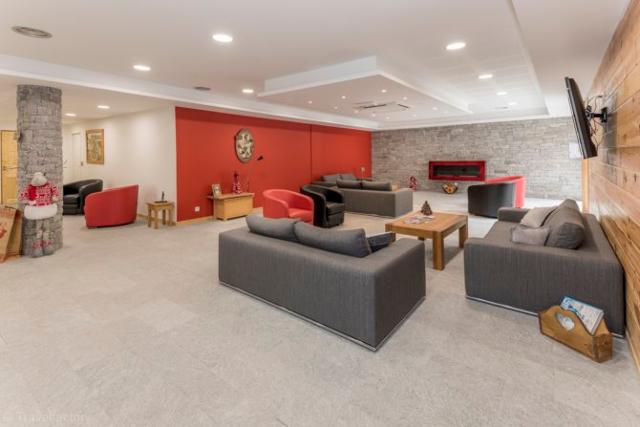 Résidence ~ Les Chalets des Rennes 4* - Vars