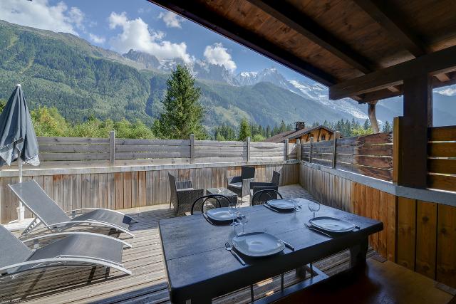 Chalet Le Mont-Blanc sur grand écran - Chamonix Les Praz