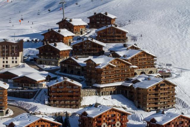 Résidence Les Chalets du Soleil Contemporains. ACHAT FERME - Les Menuires Reberty 2000