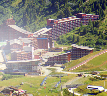 Les Arcs en été

