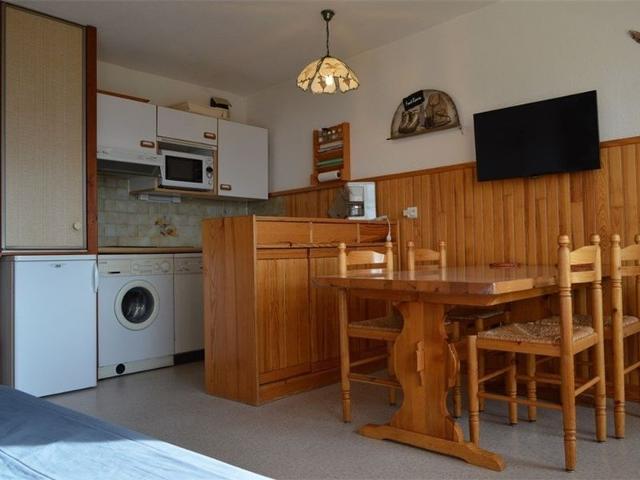 2 PIECES CABINE