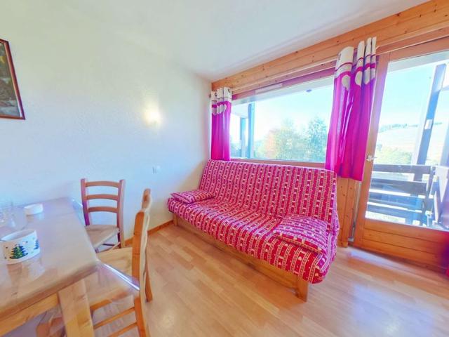 Studio alcove 22 m², orienté SUD, classé 2**