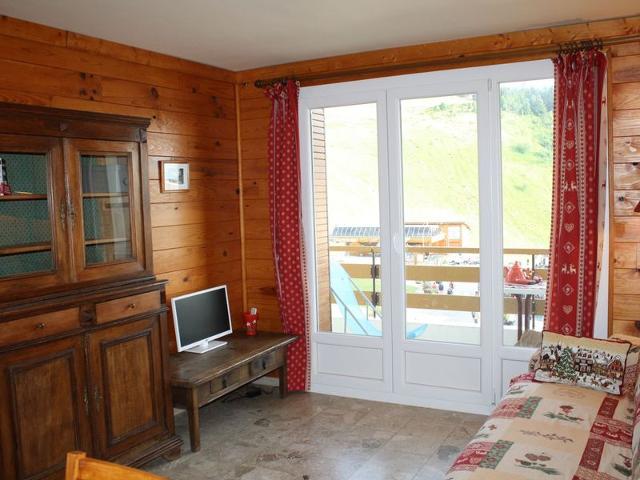 superbe appartement esprit chalet au pierd des pistes